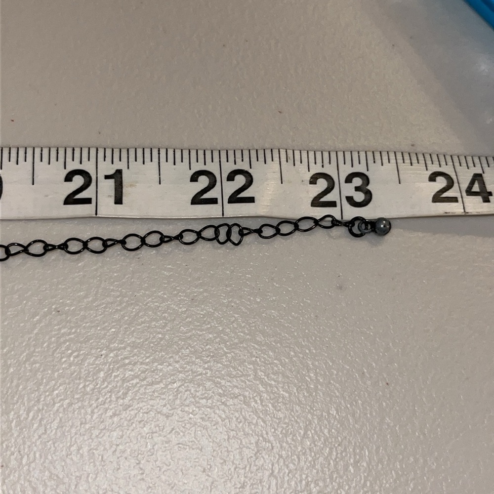 Black lace floral necklace - Picture 11 of 13